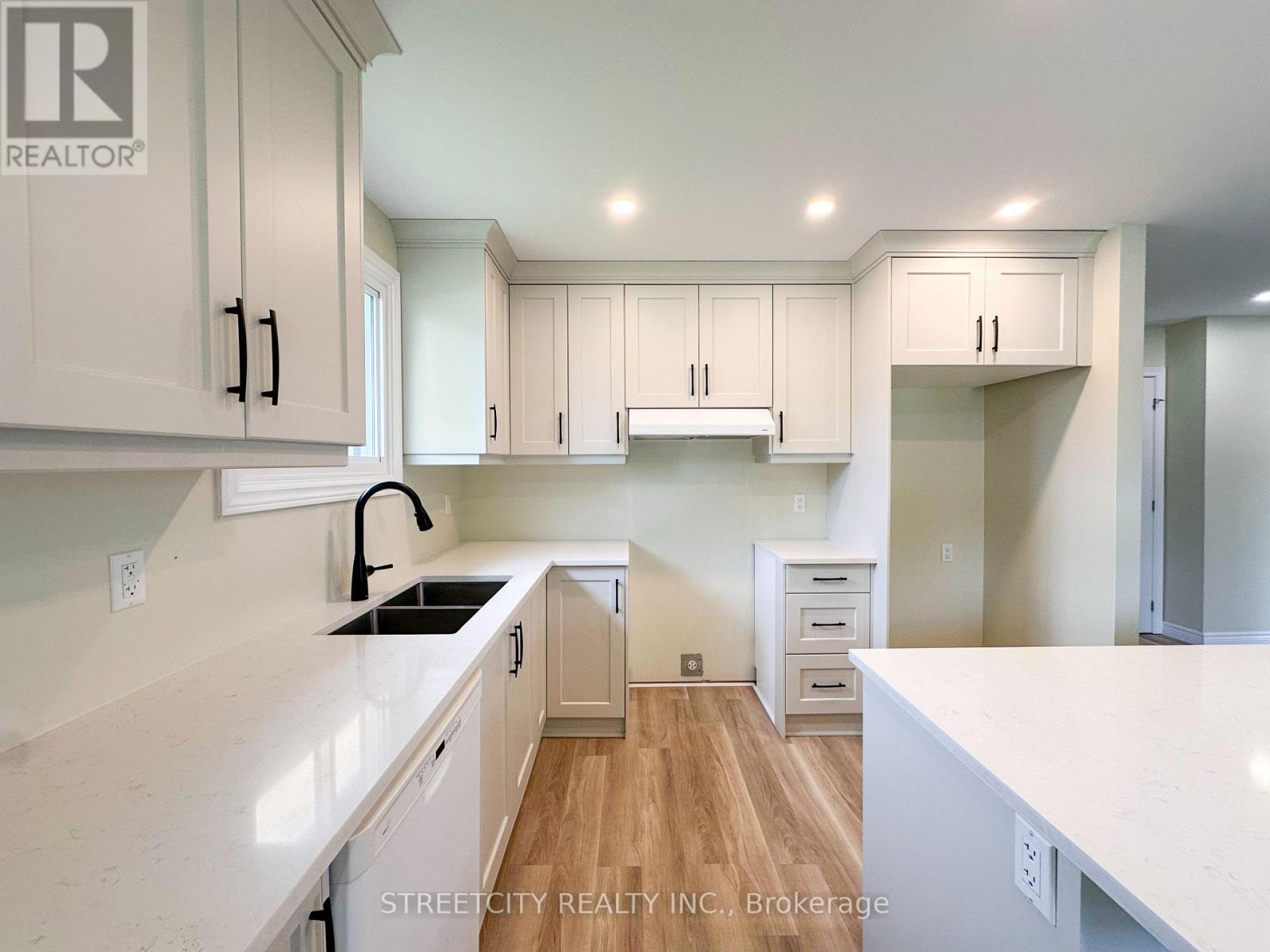 1578 Councillors Street, St. Clair, Ontario  N0N 1H0 - Photo 2 - X12675688