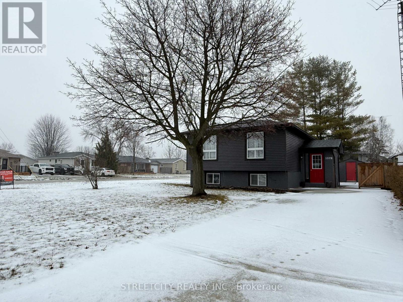 1578 Councillors Street, St. Clair, Ontario  N0N 1H0 - Photo 23 - X12675688