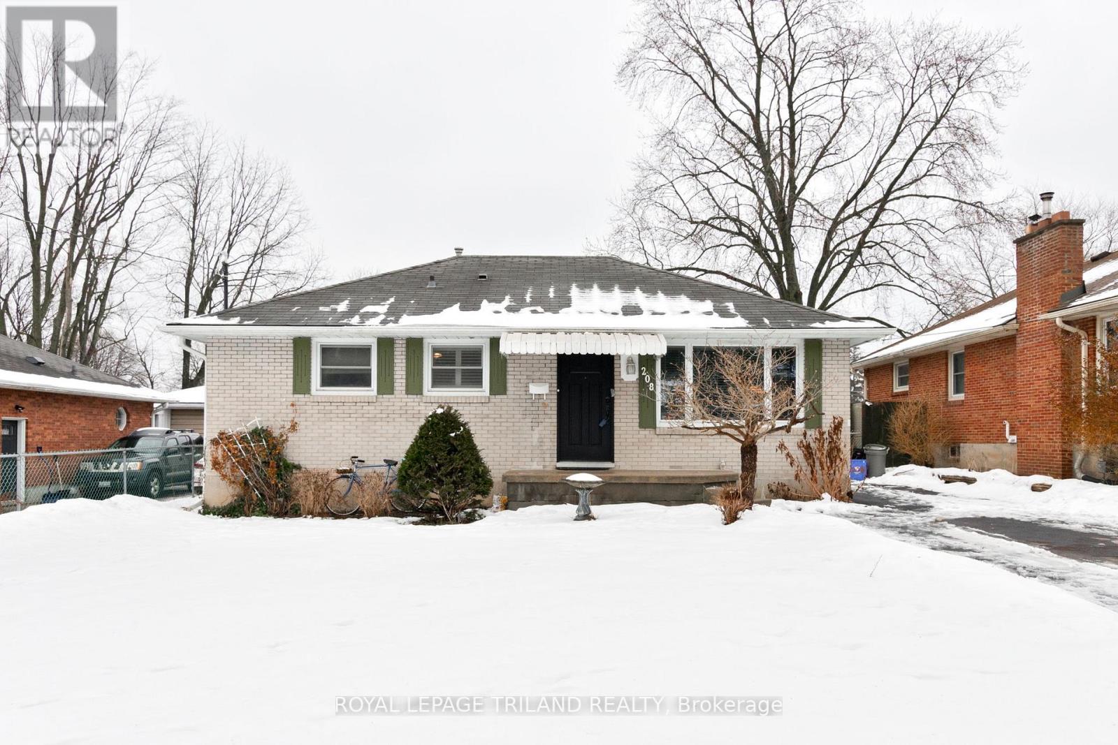 208 Trowbridge Avenue, London South, Ontario  N6J 3M3 - Photo 2 - X12675710