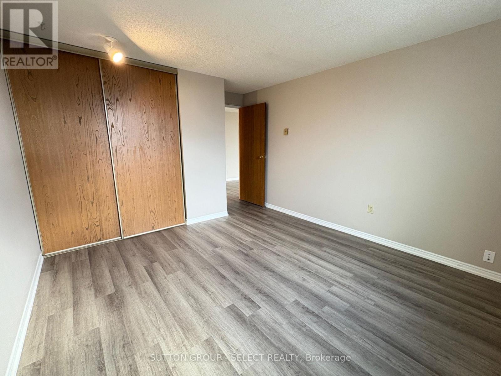 409 - 35 Green Valley Drive, Kitchener, Ontario  N2P 2A5 - Photo 20 - X12675740