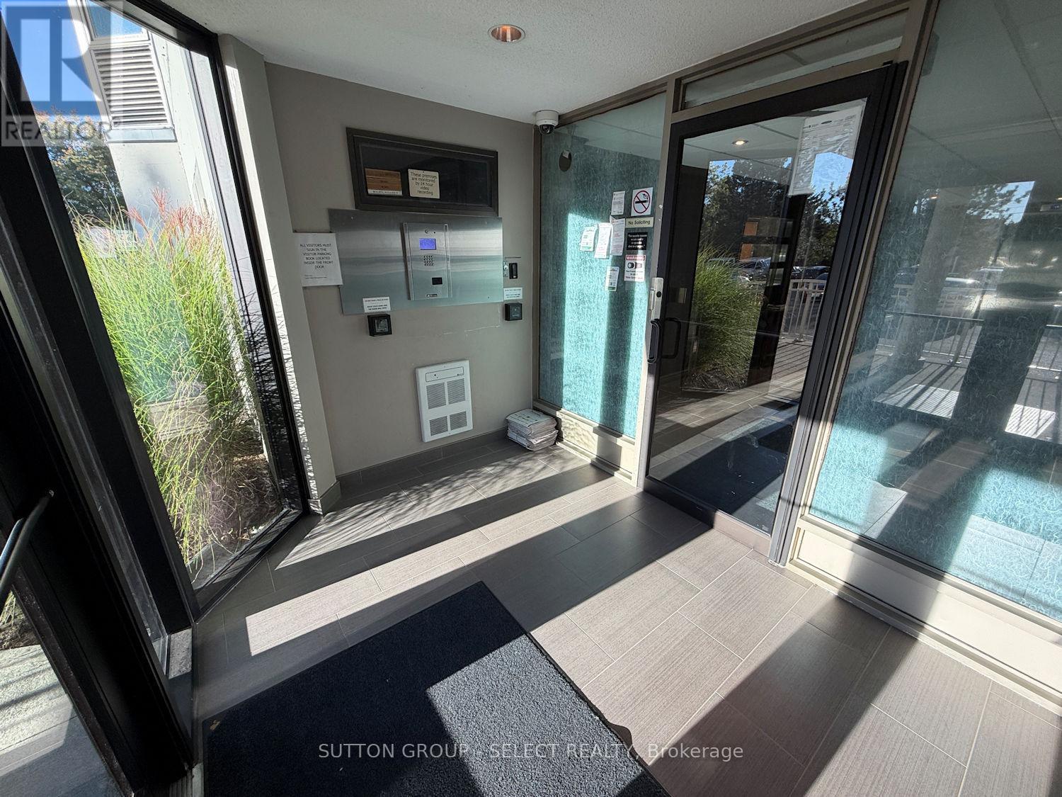 409 - 35 Green Valley Drive, Kitchener, Ontario  N2P 2A5 - Photo 7 - X12675740