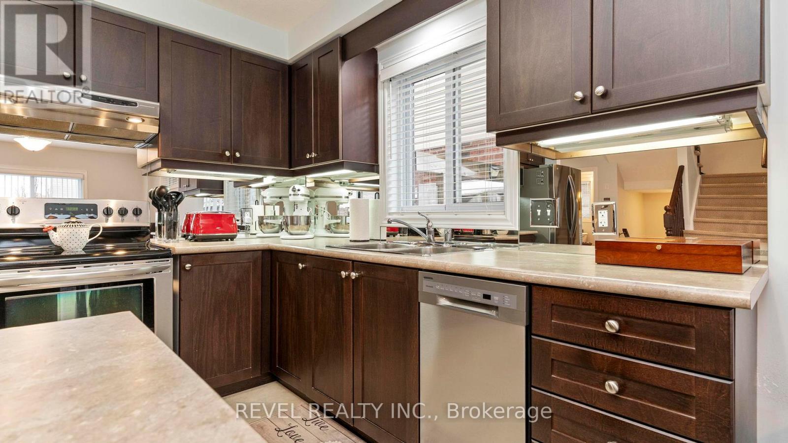 2446 Asima Drive, London South, Ontario  N6M 0B3 - Photo 8 - X12675790