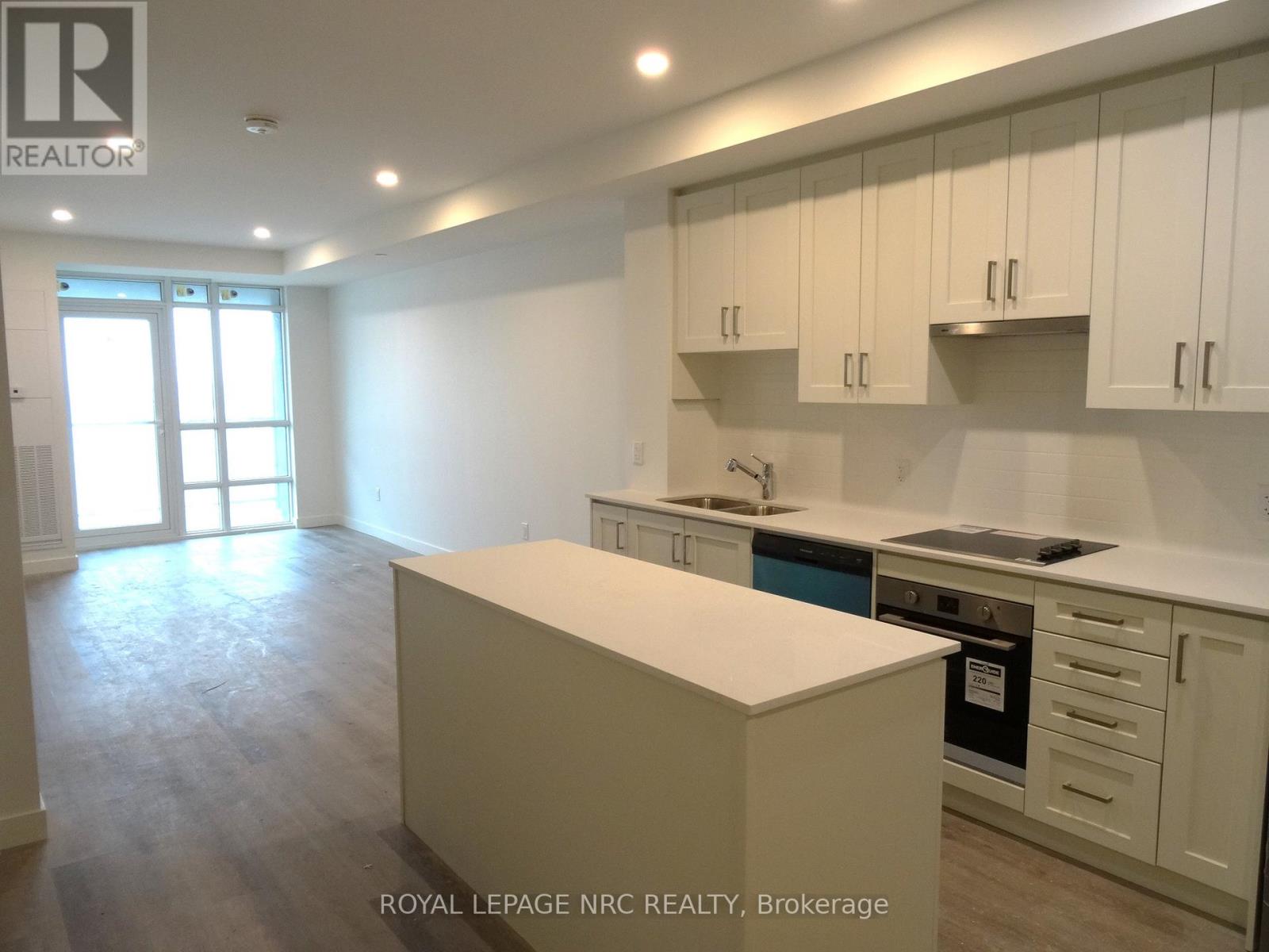 712 - 461 Green Road, Hamilton, Ontario  L8E 5B4 - Photo 1 - X12642556