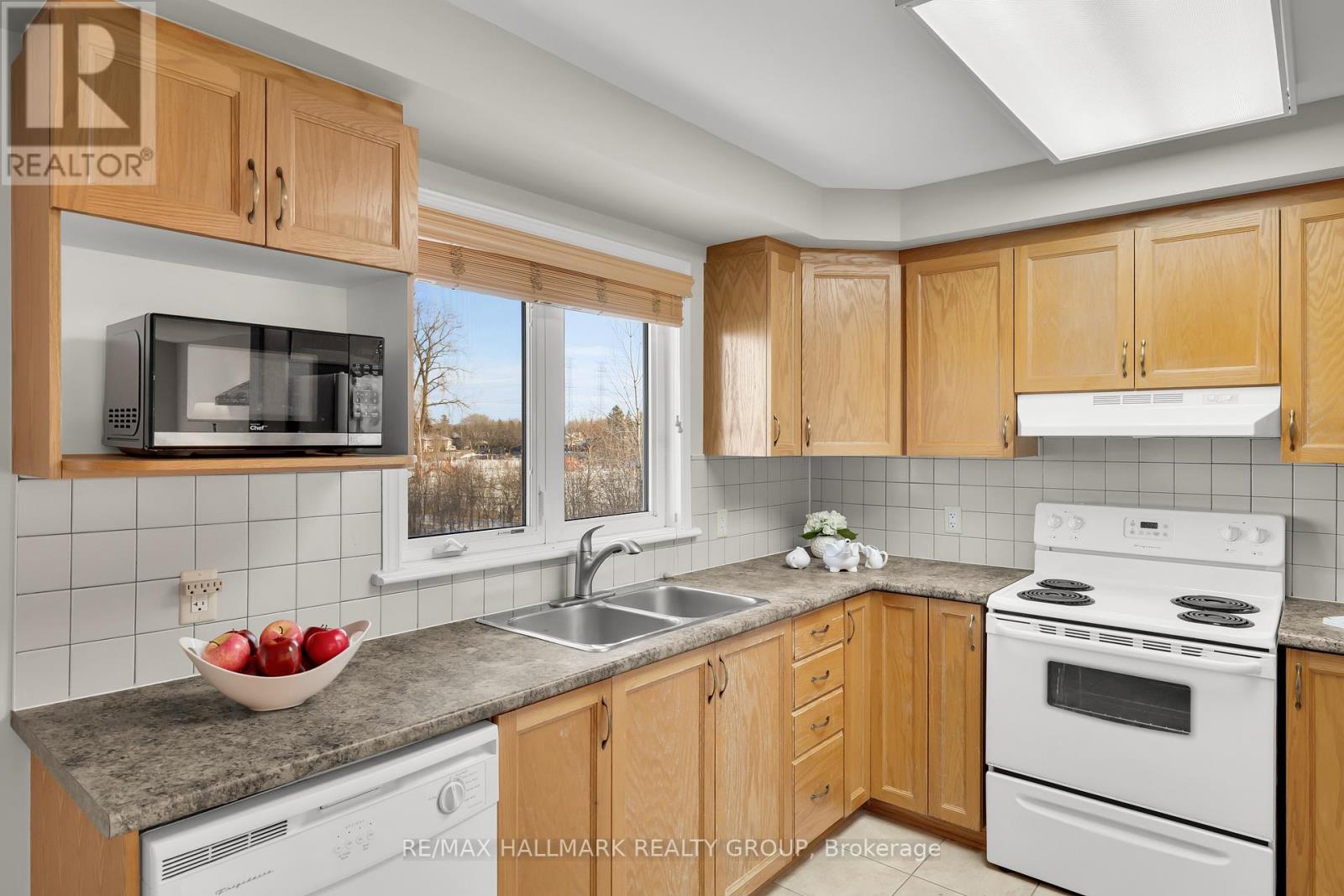 4 - 577 Reardon Private, Ottawa, Ontario  K1V 2K9 - Photo 17 - X12675764