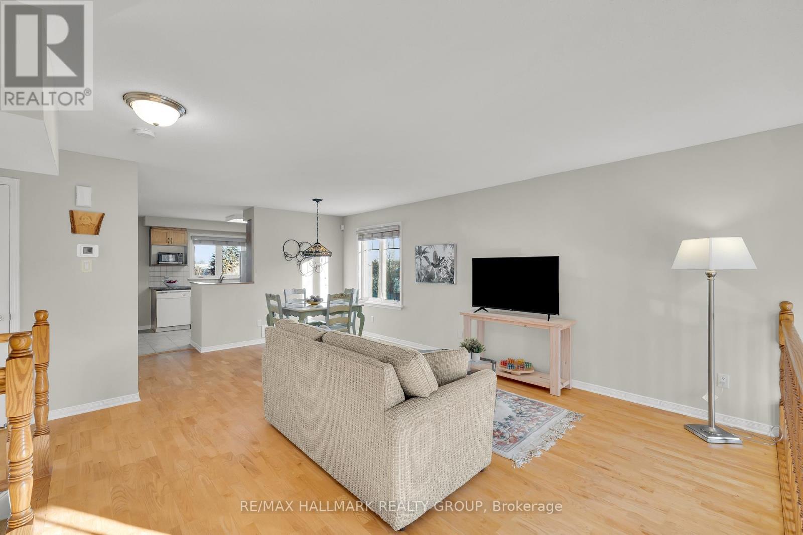 4 - 577 Reardon Private, Ottawa, Ontario  K1V 2K9 - Photo 6 - X12675764