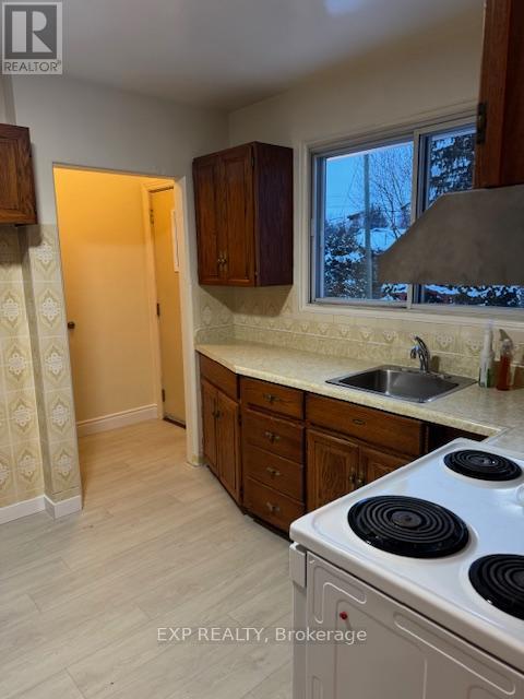 2243 Miramichi Street, Ottawa, Ontario  K2C 0Z1 - Photo 5 - X12675794