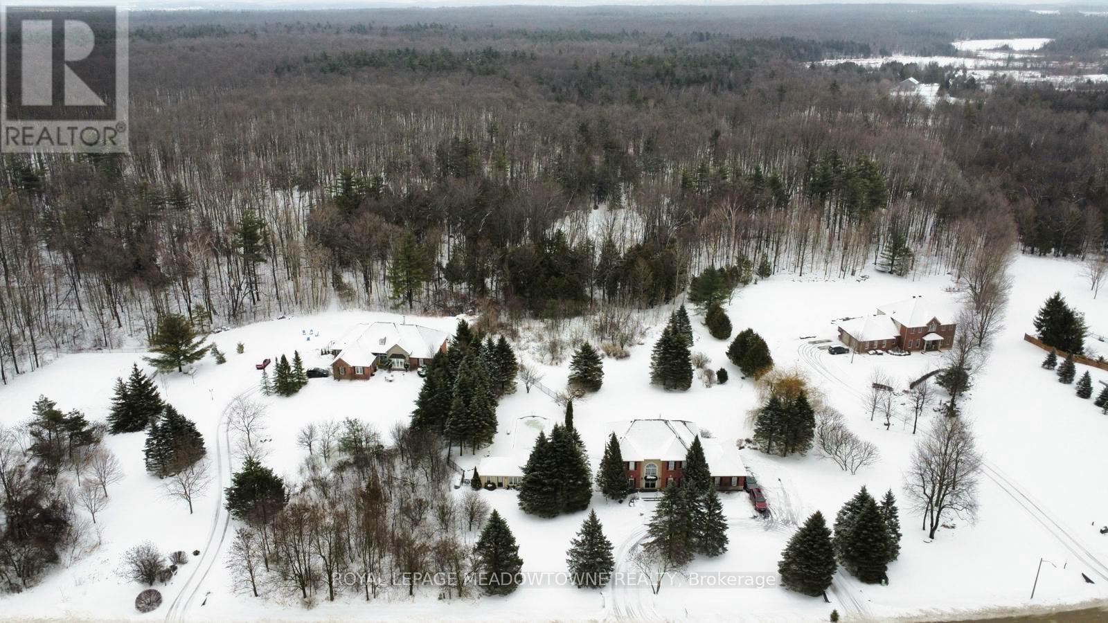 8 Deer Run Crescent, Halton Hills, Ontario  L7J 2L7 - Photo 1 - W12481264