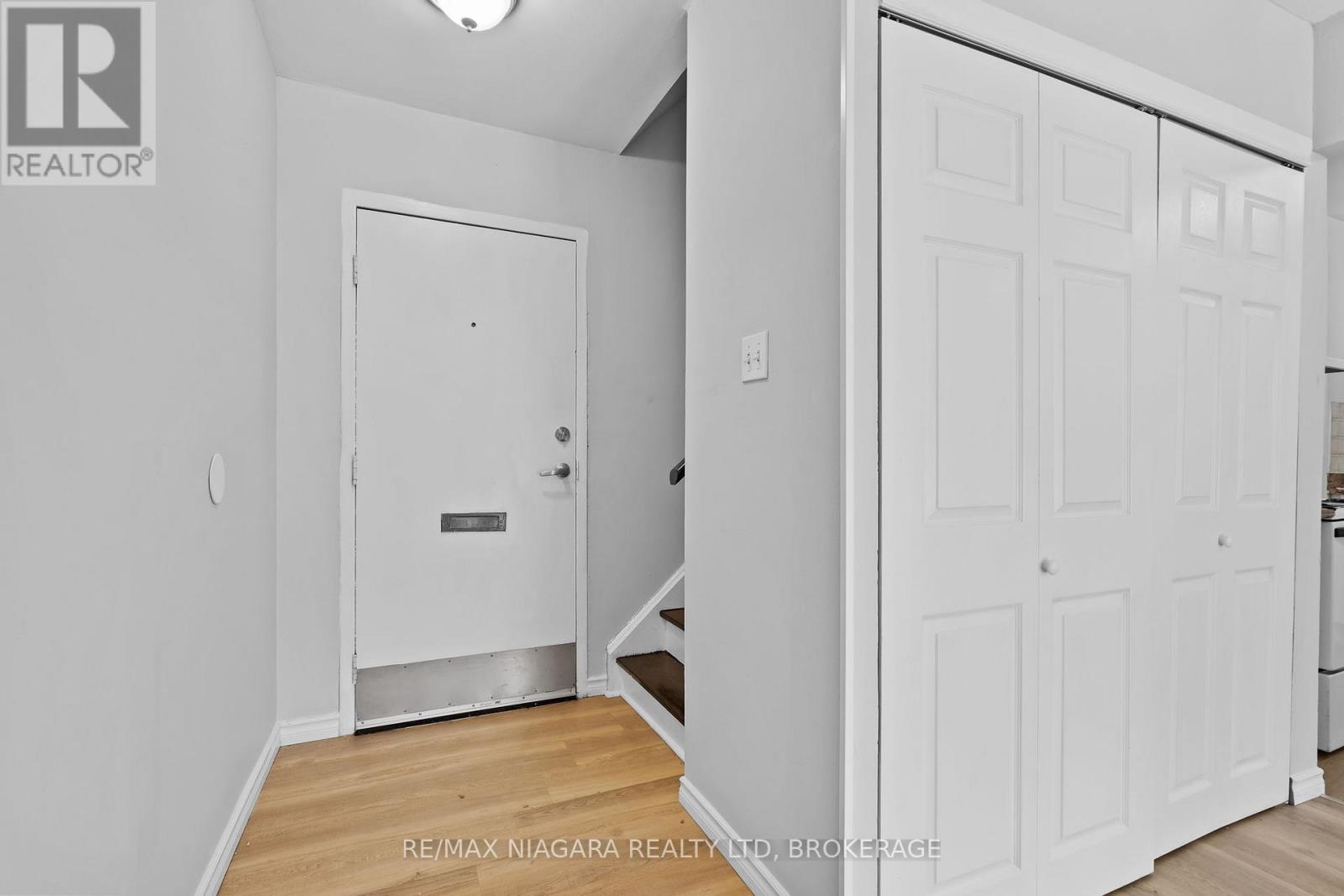 152 - 17 Old Pine Trail, St. Catharines, Ontario  L2R 4R3 - Photo 4 - X12675578