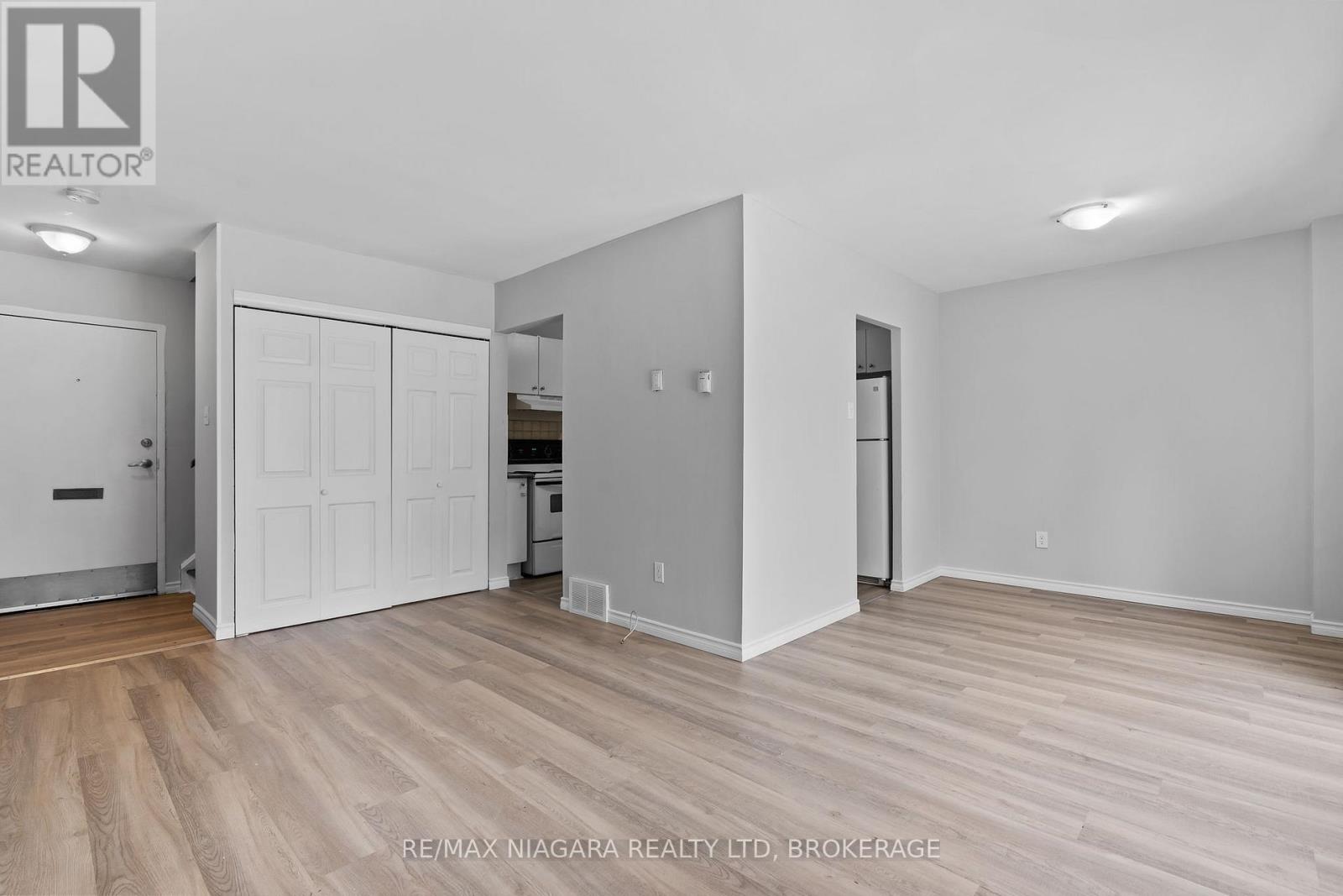 152 - 17 Old Pine Trail, St. Catharines, Ontario  L2R 4R3 - Photo 7 - X12675578