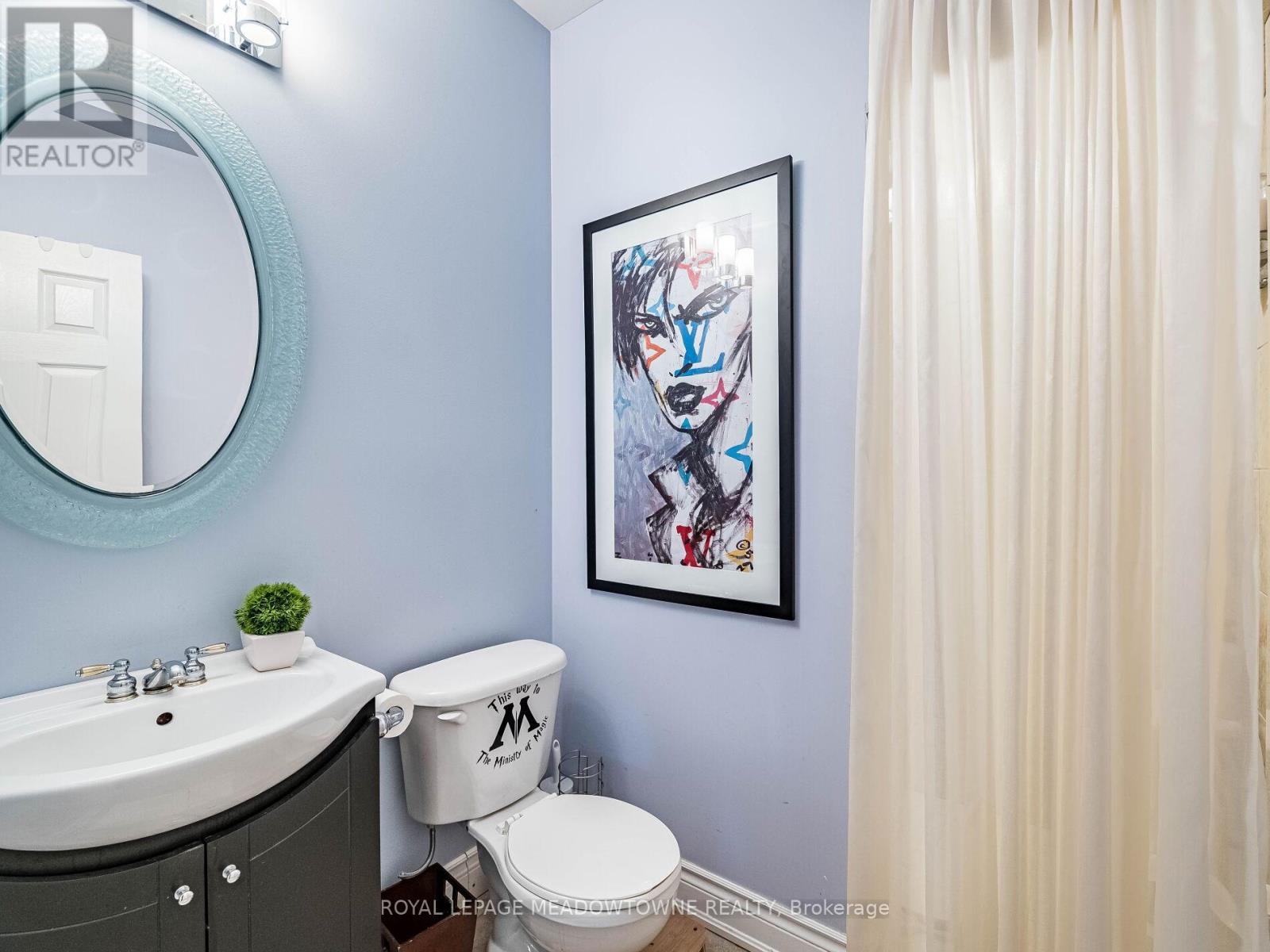 8 Deer Run Crescent, Halton Hills, Ontario  L7J 2L7 - Photo 42 - W12481264