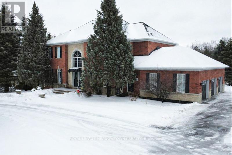 8 Deer Run Crescent, Halton Hills, Ontario  L7J 2L7 - Photo 3 - W12481264