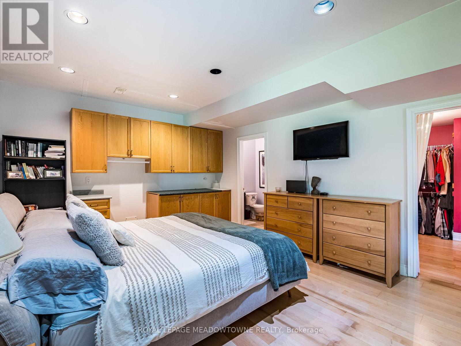 8 Deer Run Crescent, Halton Hills, Ontario  L7J 2L7 - Photo 43 - W12481264