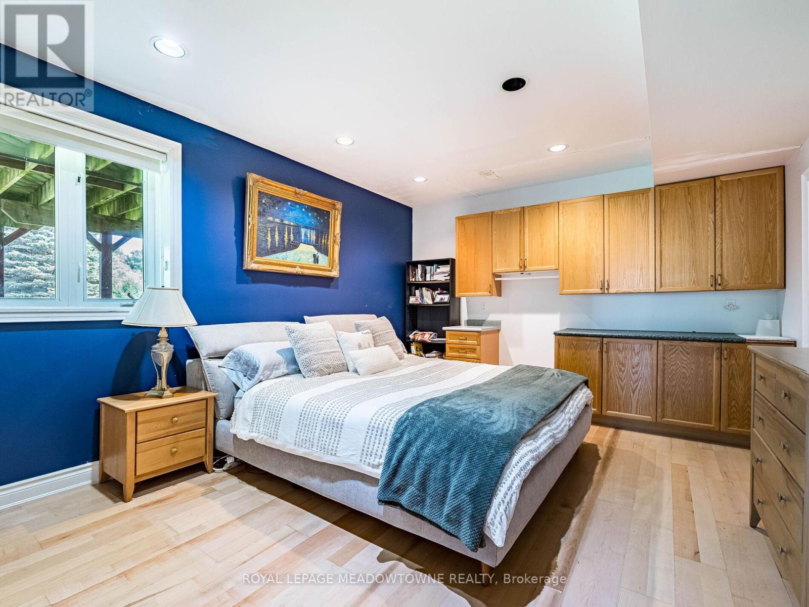 8 Deer Run Crescent, Halton Hills, Ontario  L7J 2L7 - Photo 41 - W12481264