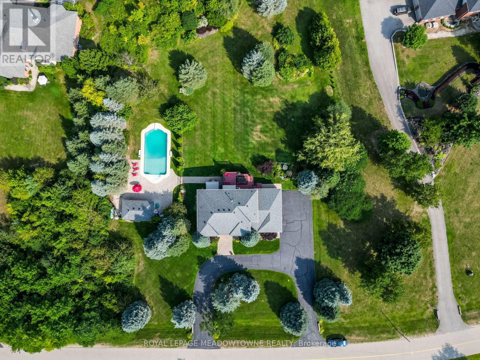 8 Deer Run Crescent, Halton Hills, Ontario  L7J 2L7 - Photo 49 - W12481264