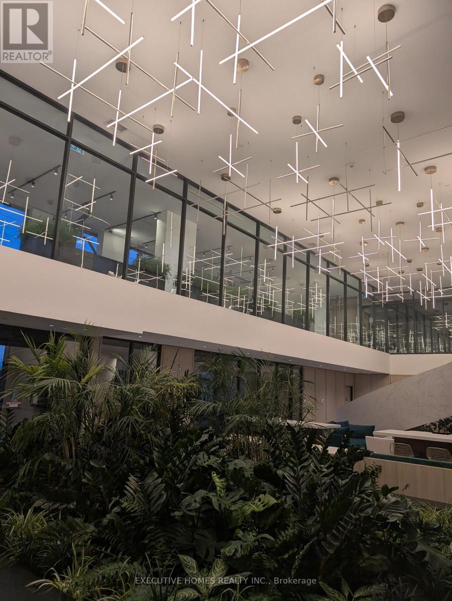 1208 - 3071 Trafalgar Road, Oakville, Ontario  L6H 8C6 - Photo 2 - W12670222