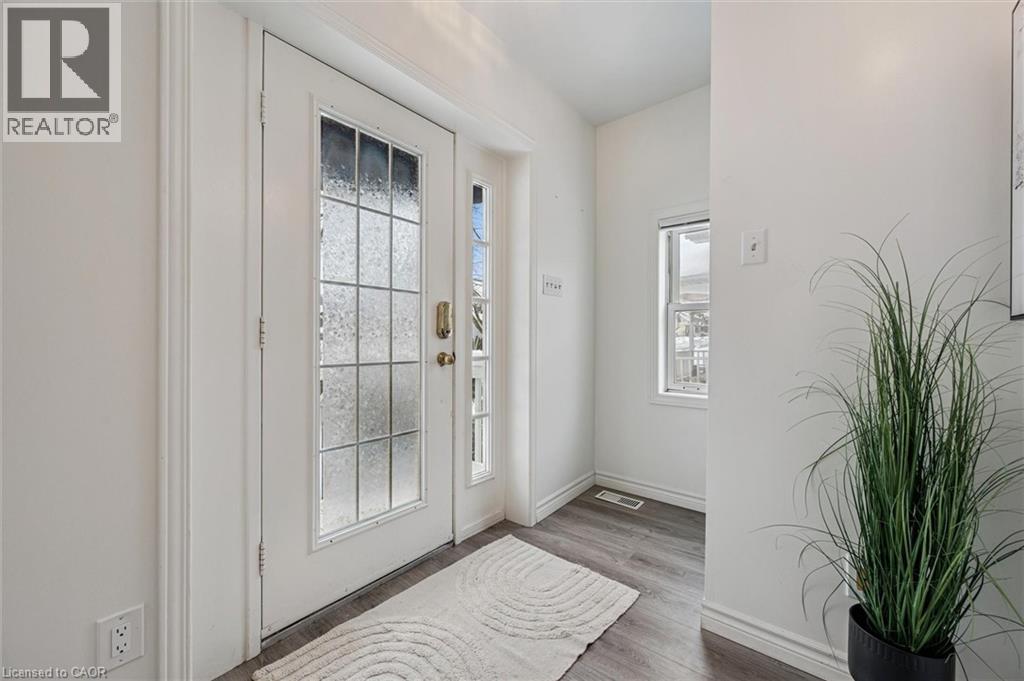 56 John Street W, Waterloo, Ontario  N2L 1B4 - Photo 4 - 40796023
