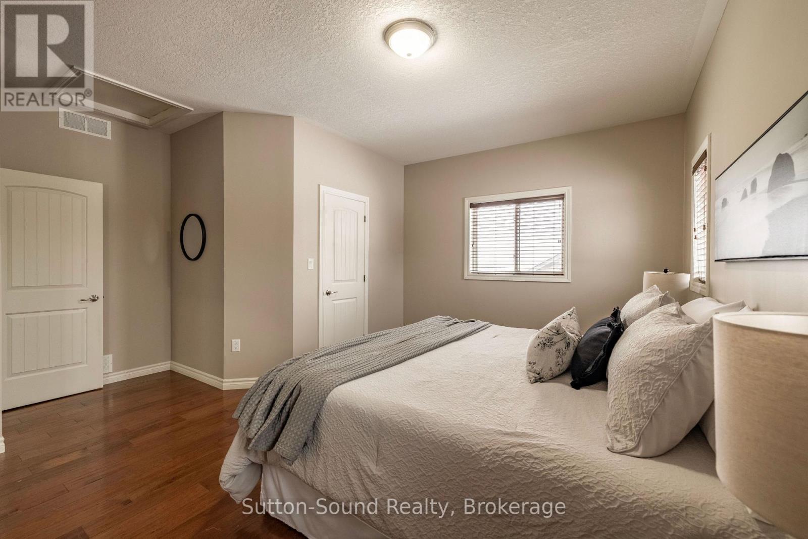 905 27th Street W, Georgian Bluffs, Ontario  N4K 6V5 - Photo 16 - X12675810