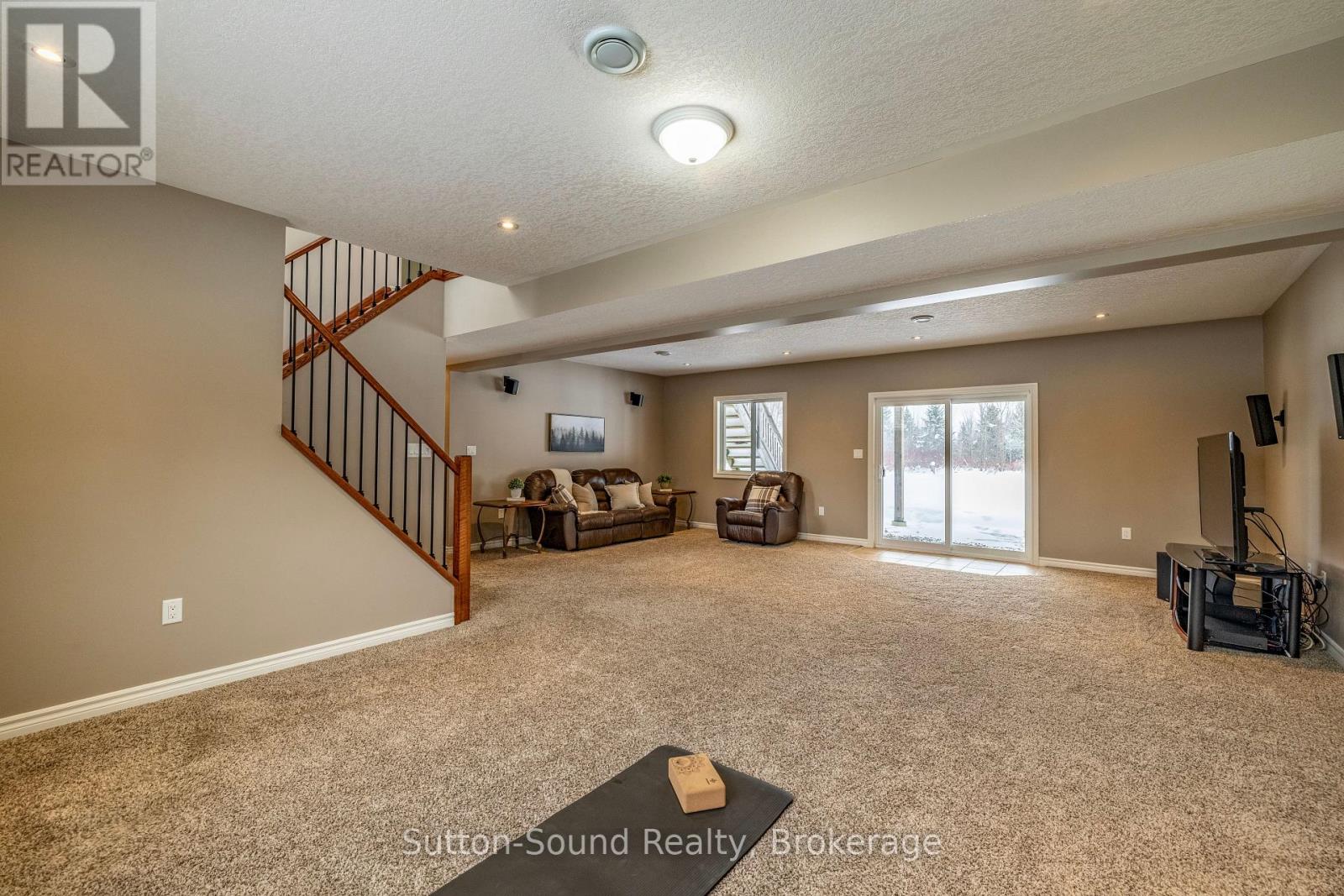 905 27th Street W, Georgian Bluffs, Ontario  N4K 6V5 - Photo 24 - X12675810