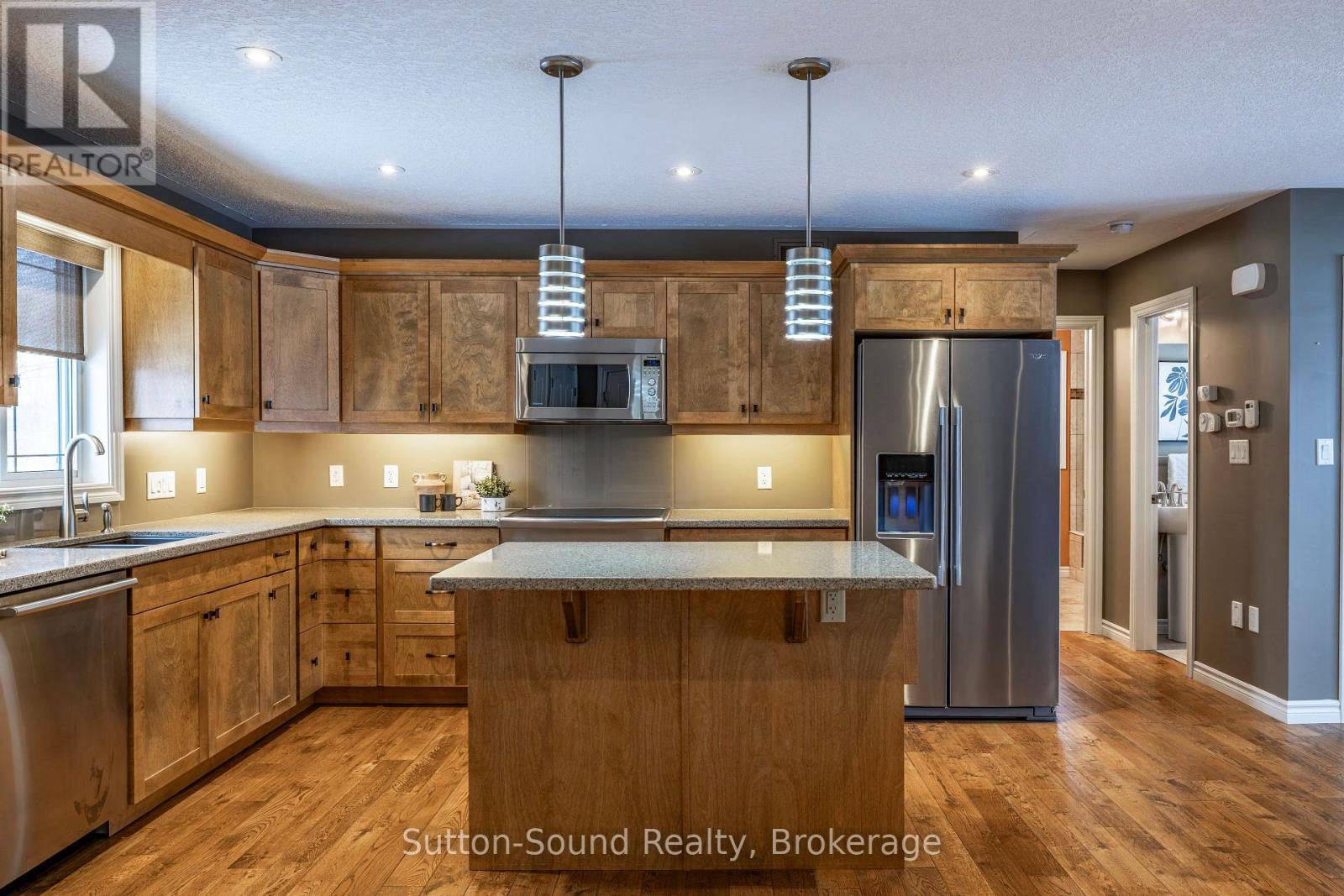 905 27th Street W, Georgian Bluffs, Ontario  N4K 6V5 - Photo 33 - X12675810