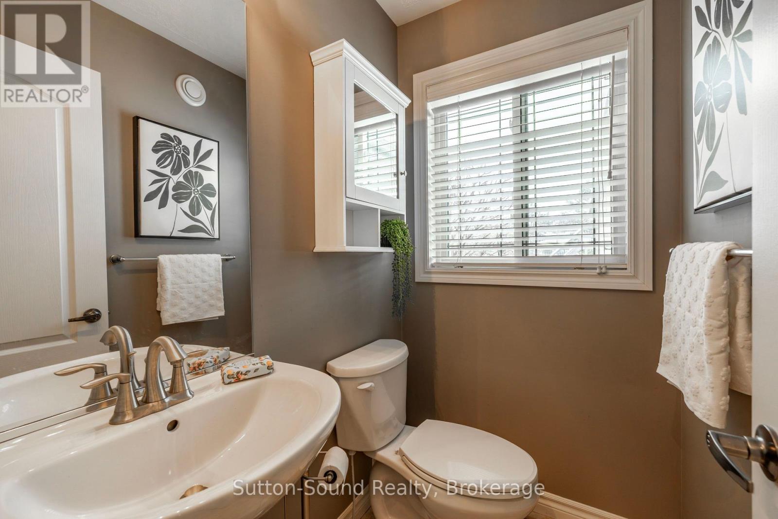 905 27th Street W, Georgian Bluffs, Ontario  N4K 6V5 - Photo 40 - X12675810