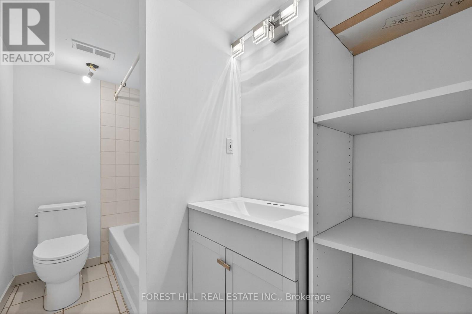 19 Candis - Lower Level Drive, Toronto, Ontario  M3H 5G3 - Photo 11 - C12675528