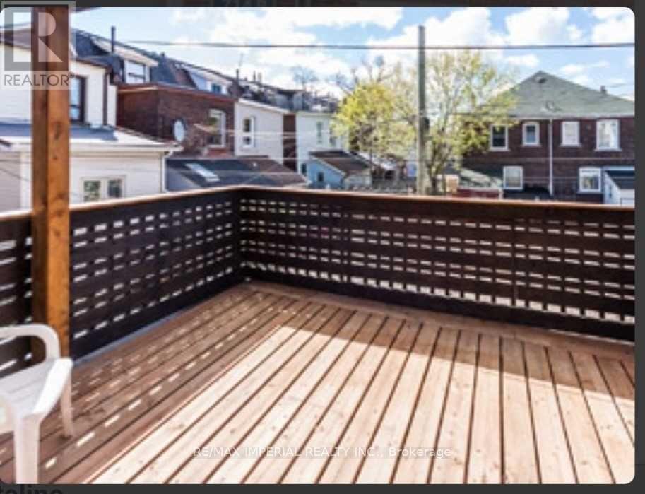 714r Dufferin Street, Toronto, Ontario  M6K 2B7 - Photo 10 - C12675576