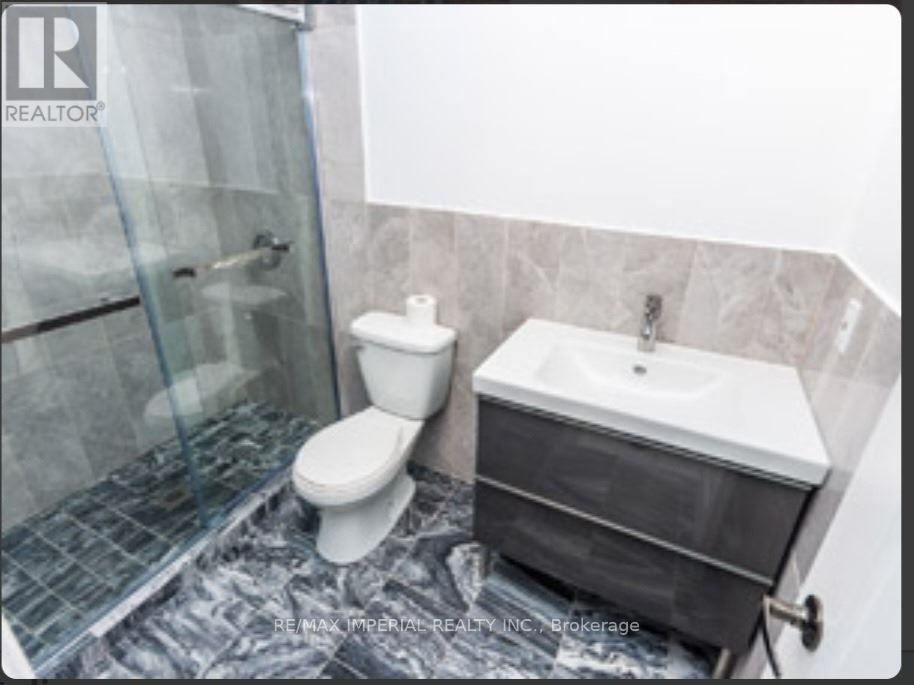 714r Dufferin Street, Toronto, Ontario  M6K 2B7 - Photo 9 - C12675576