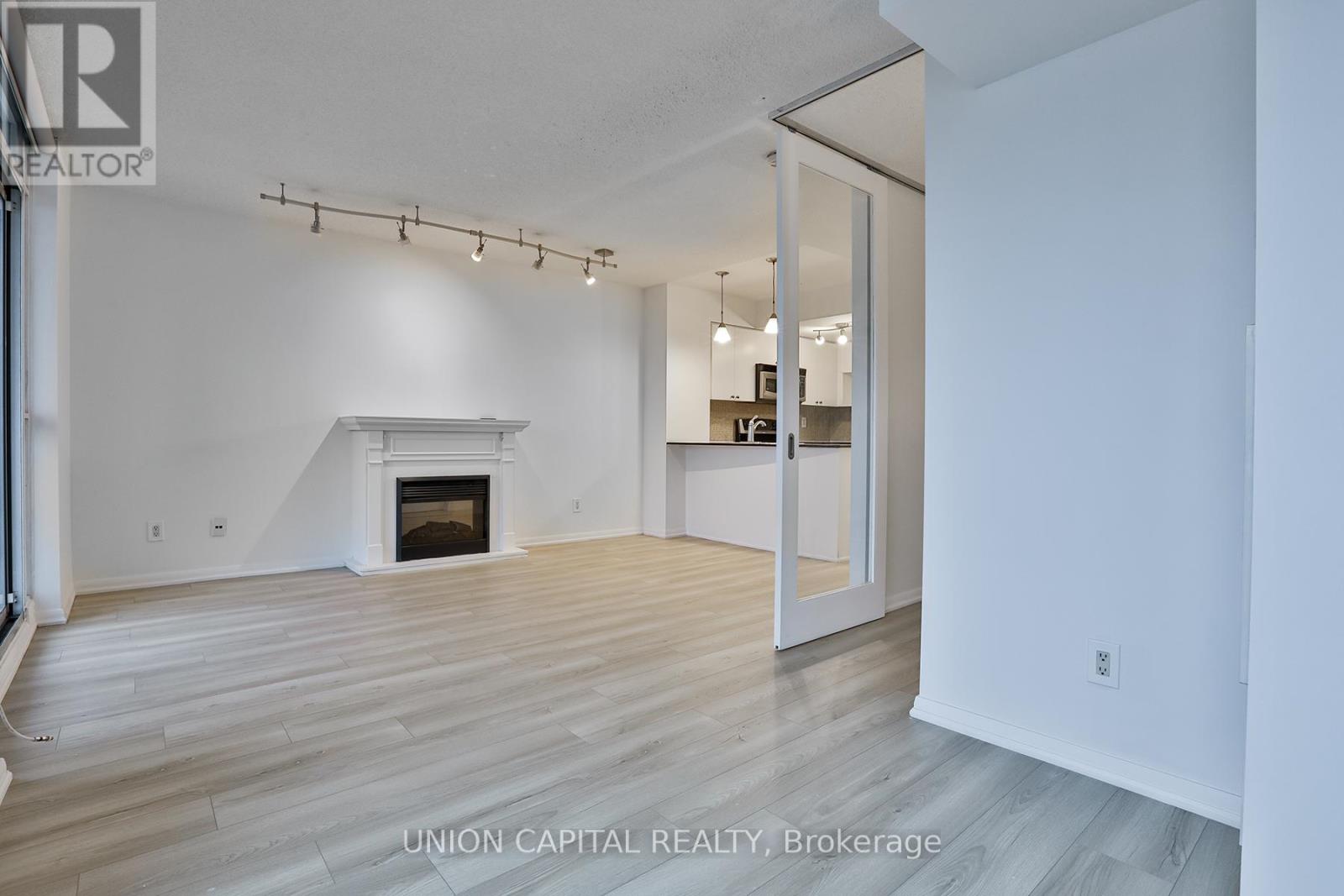 2306 - 18 Yonge Street, Toronto, Ontario  M5E 1R4 - Photo 15 - C12675634