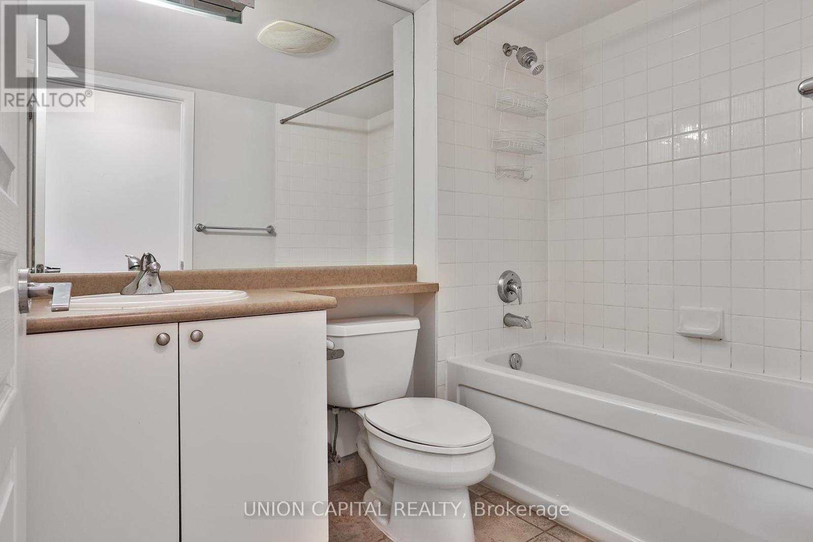 2306 - 18 Yonge Street, Toronto, Ontario  M5E 1R4 - Photo 4 - C12675634