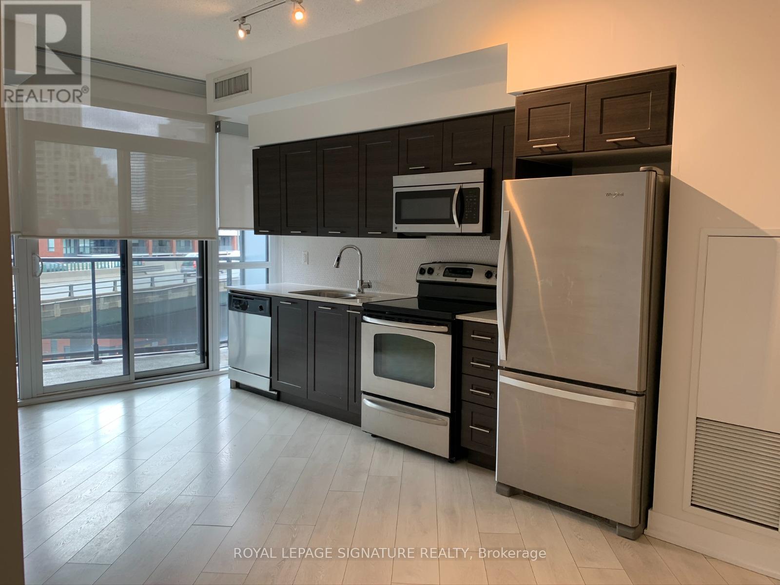 615 - 169 Fort York Boulevard, Toronto, Ontario  M5V 0C8 - Photo 2 - C12675646