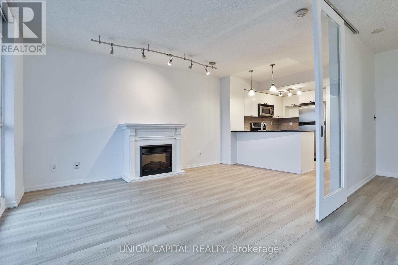 2306 - 18 Yonge Street, Toronto, Ontario  M5E 1R4 - Photo 14 - C12675660