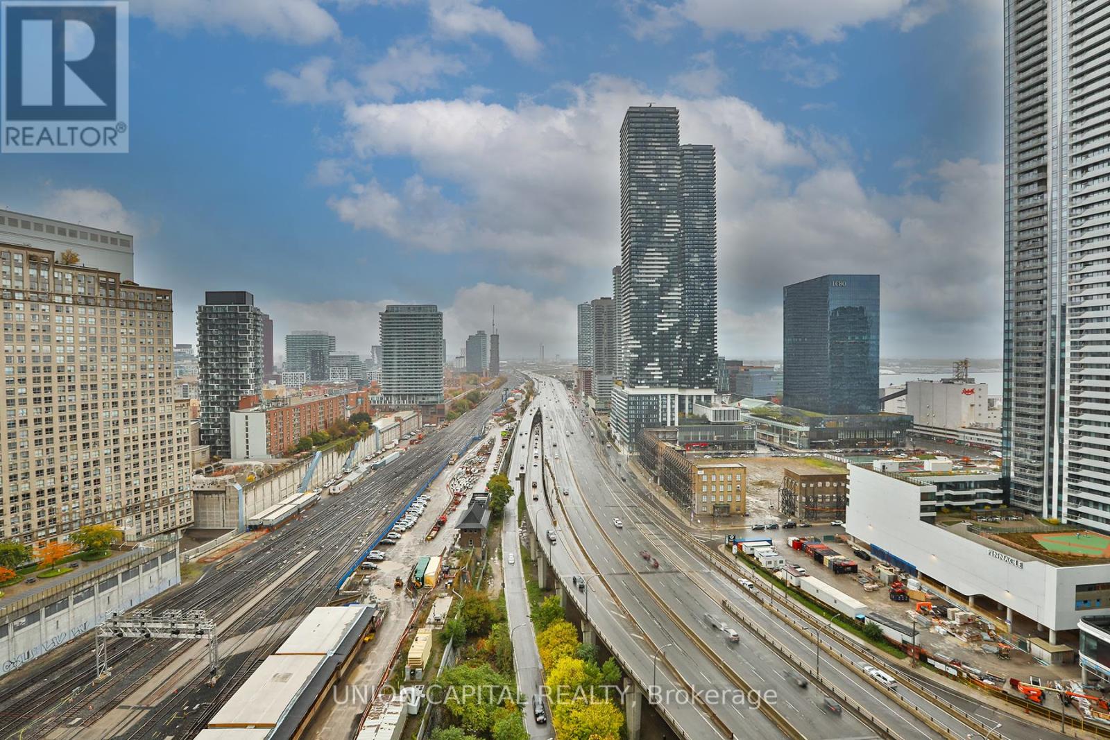 2306 - 18 Yonge Street, Toronto, Ontario  M5E 1R4 - Photo 23 - C12675660