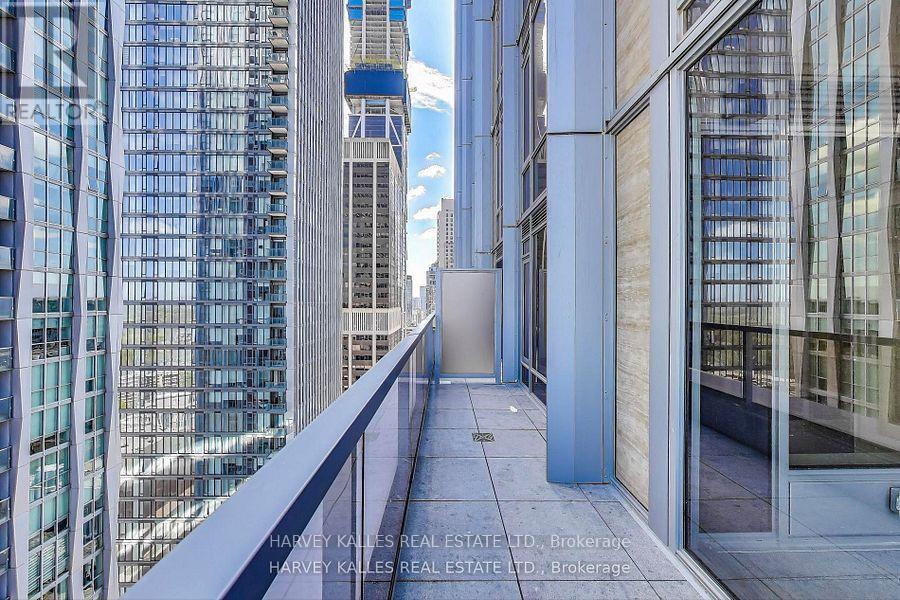 2405 - 11 Yorkville Avenue, Toronto, Ontario  M4W 0B7 - Photo 14 - C12675694