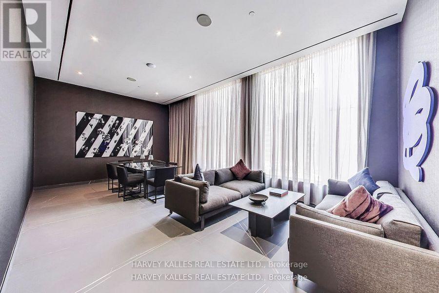 2405 - 11 Yorkville Avenue, Toronto, Ontario  M4W 0B7 - Photo 3 - C12675694