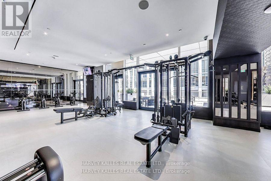 2405 - 11 Yorkville Avenue, Toronto, Ontario  M4W 0B7 - Photo 7 - C12675694