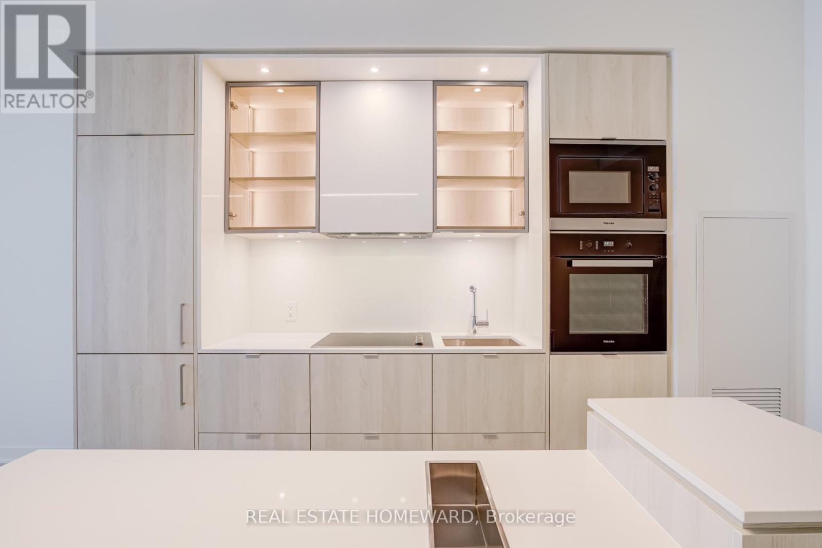 4901 - 11 YORKVILLE AVENUE, Toronto, Ontario