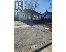 824 ROWENA STREET, Oshawa, Ontario