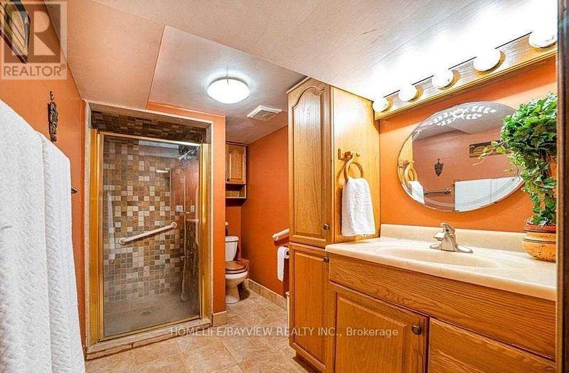 12 Lockie Avenue, Toronto, Ontario  M1S 1N1 - Photo 17 - E12675550