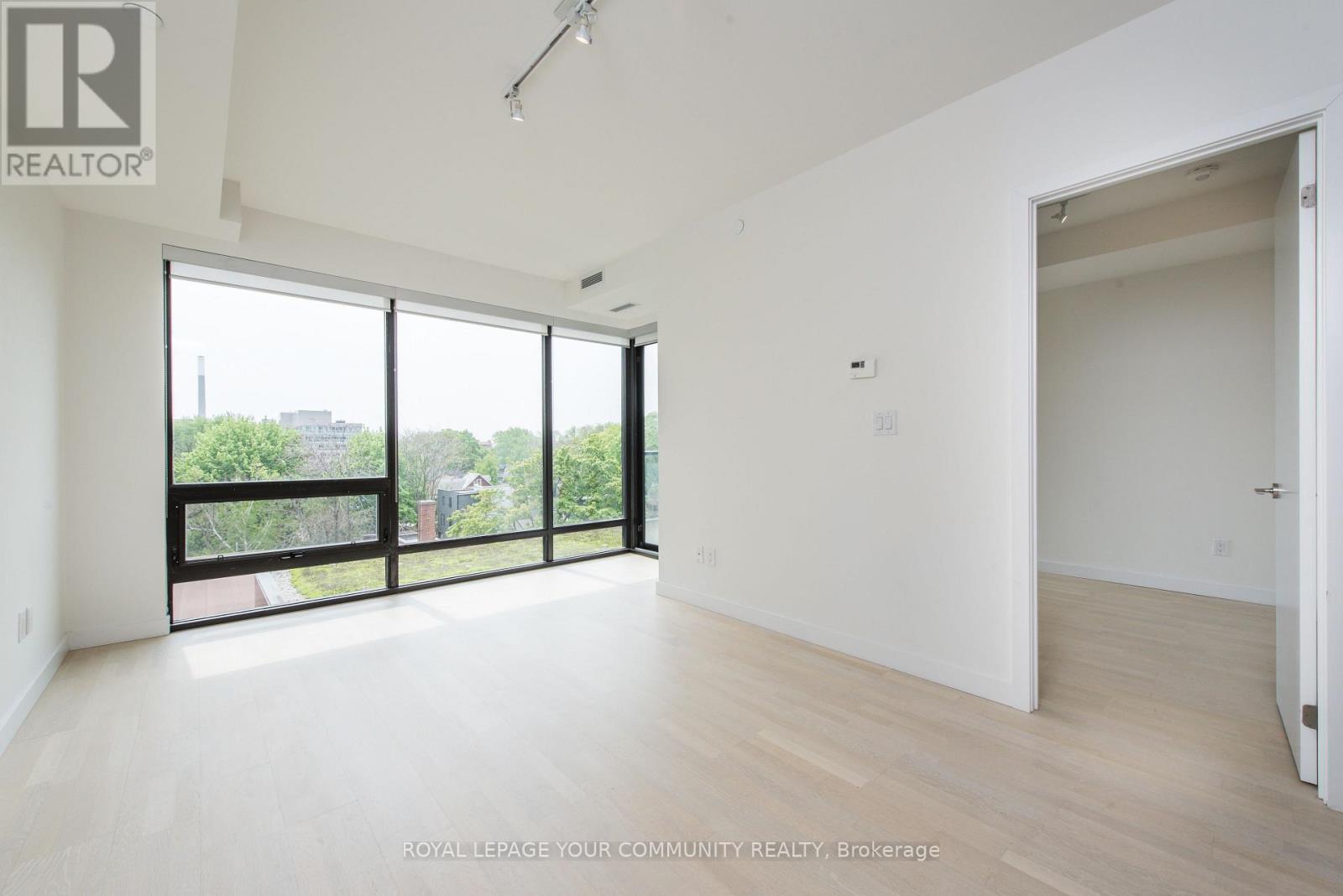 502 - 246 Logan Avenue, Toronto, Ontario  M4M 1J2 - Photo 3 - E12675768