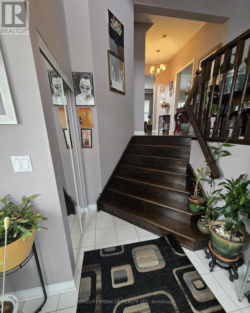 10 Gina Drive, Vaughan, Ontario  L6A 3X2 - Photo 3 - N12675468