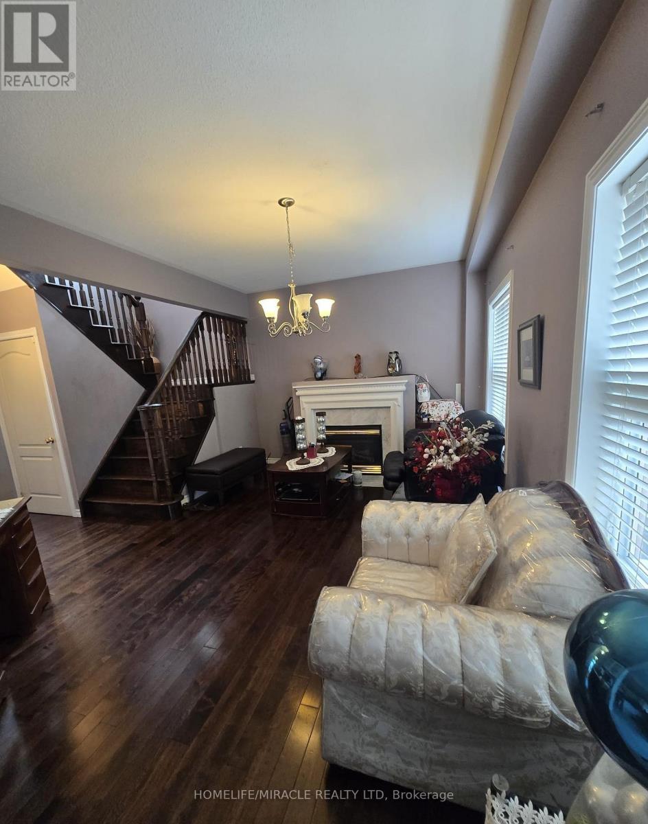 10 Gina Drive, Vaughan, Ontario  L6A 3X2 - Photo 6 - N12675468