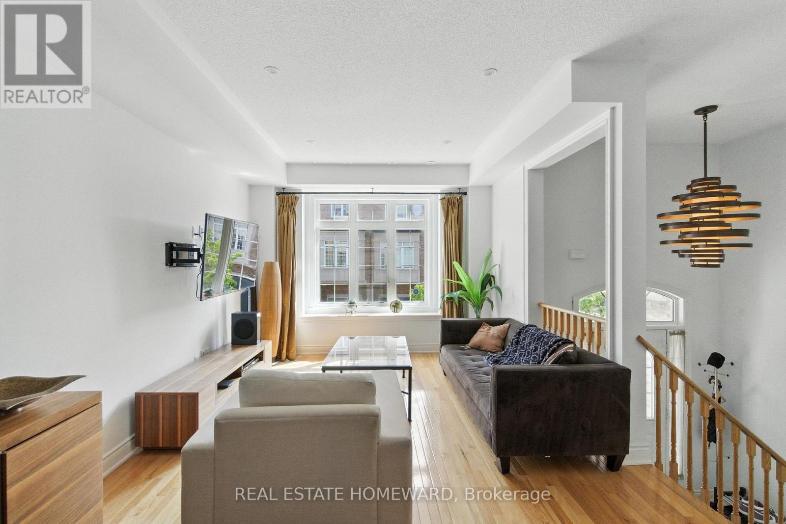 4 Isaac Devins Avenue, Vaughan, Ontario  L4L 0A4 - Photo 5 - N12675678