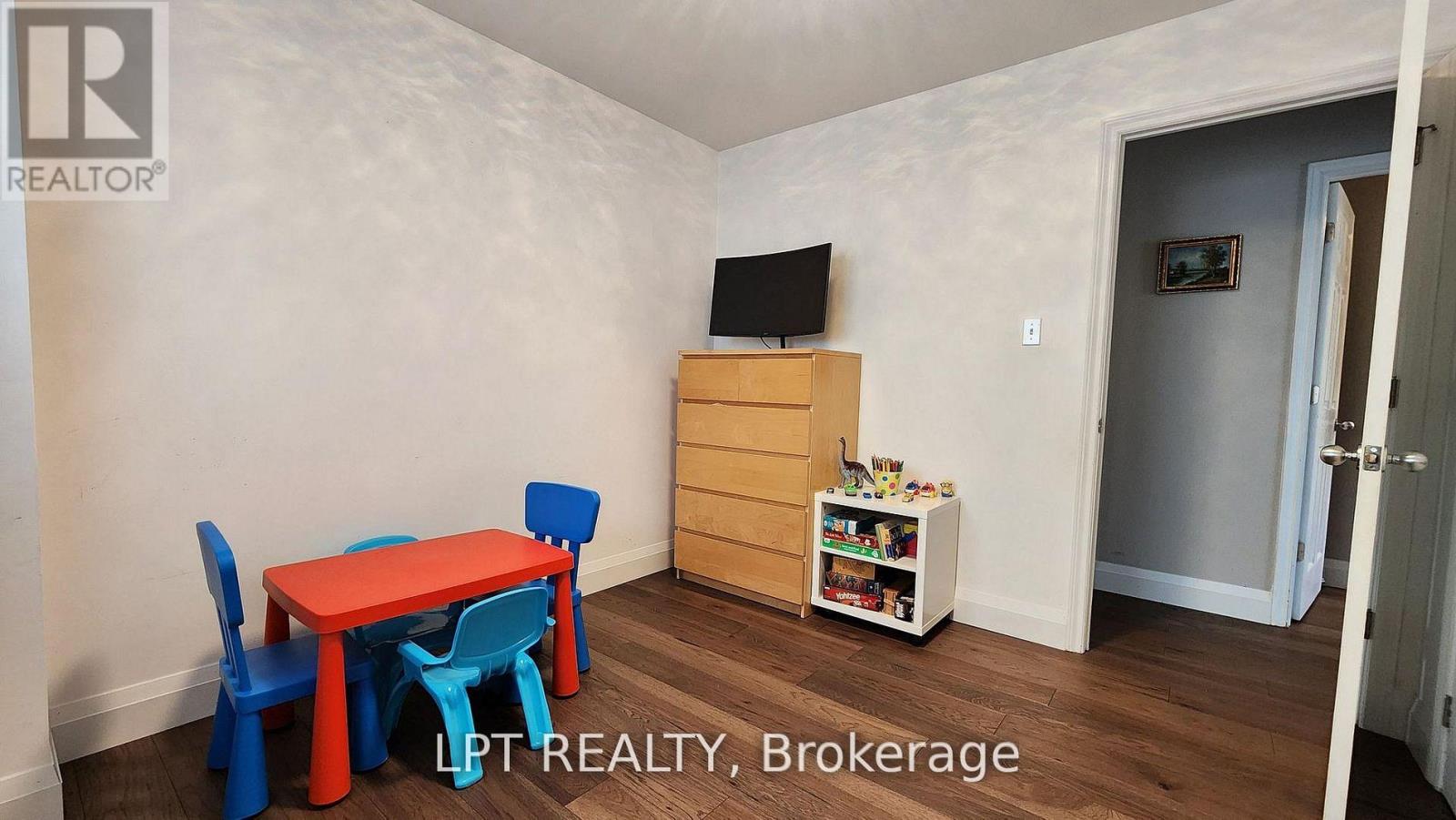 48 Maplehurst Crescent, Barrie, Ontario  L4M 4X2 - Photo 17 - S12675500