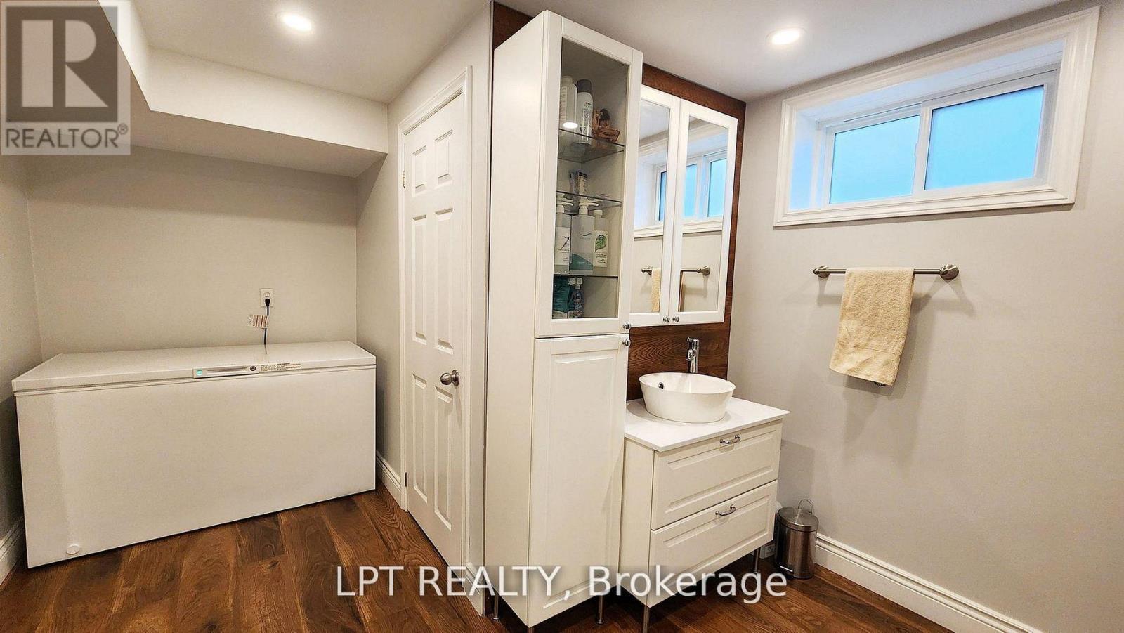 48 Maplehurst Crescent, Barrie, Ontario  L4M 4X2 - Photo 30 - S12675500