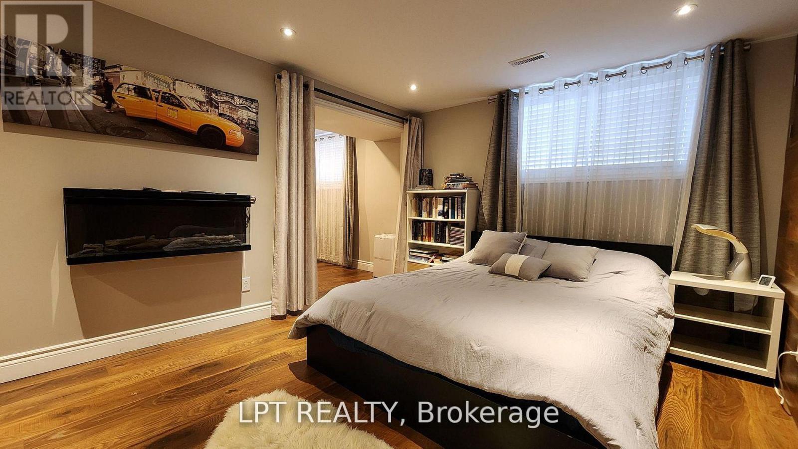 48 Maplehurst Crescent, Barrie, Ontario  L4M 4X2 - Photo 33 - S12675500