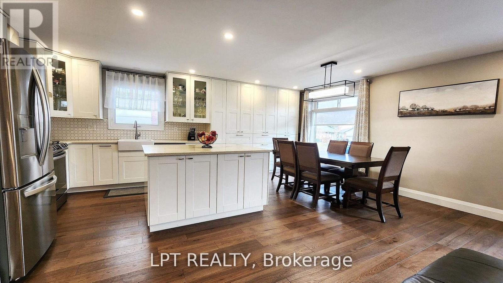 48 Maplehurst Crescent, Barrie, Ontario  L4M 4X2 - Photo 6 - S12675500