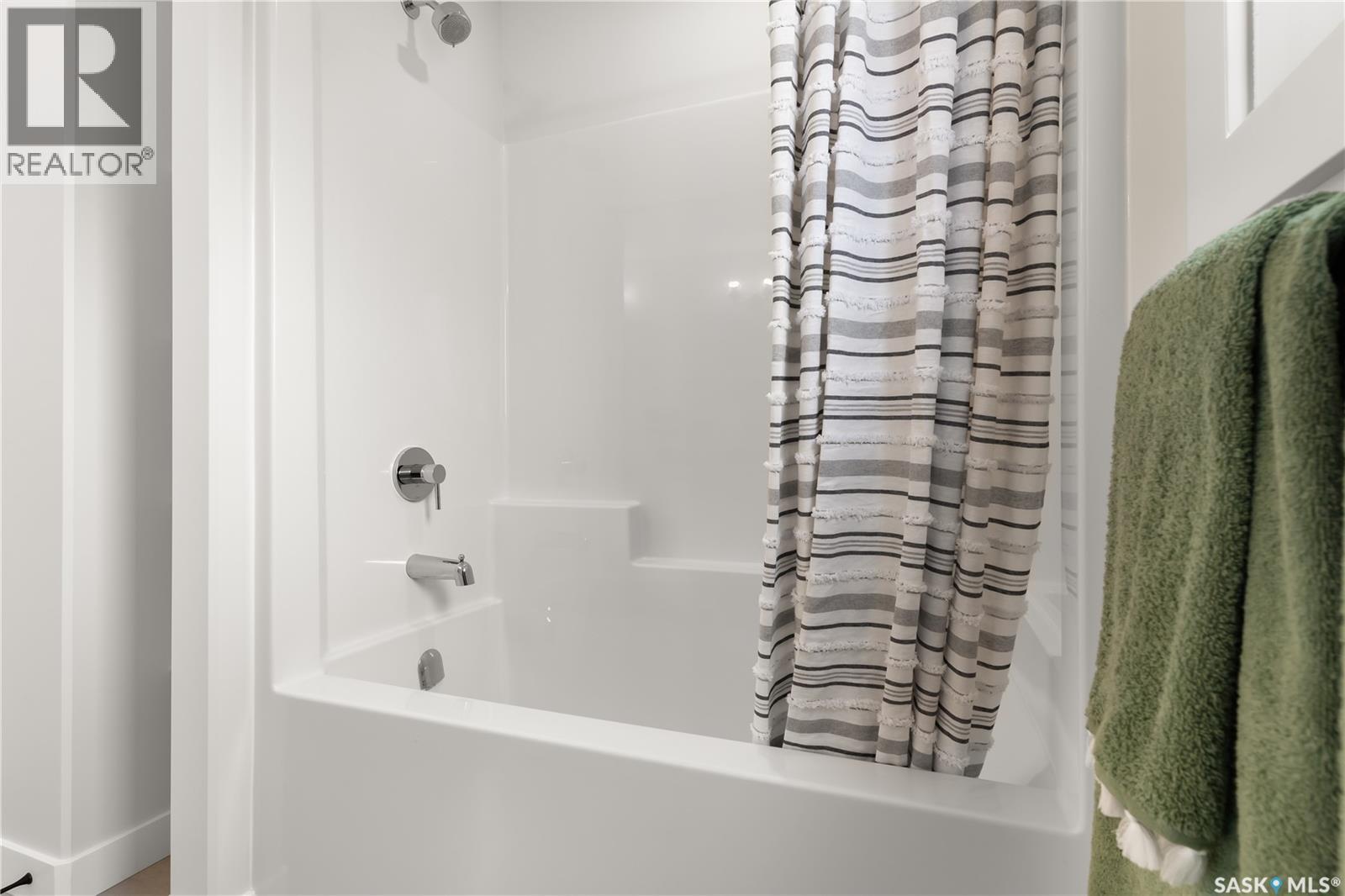 3 Vancouver Crescent, Pilot Butte, Saskatchewan  S0G 3Z0 - Photo 30 - SK026051