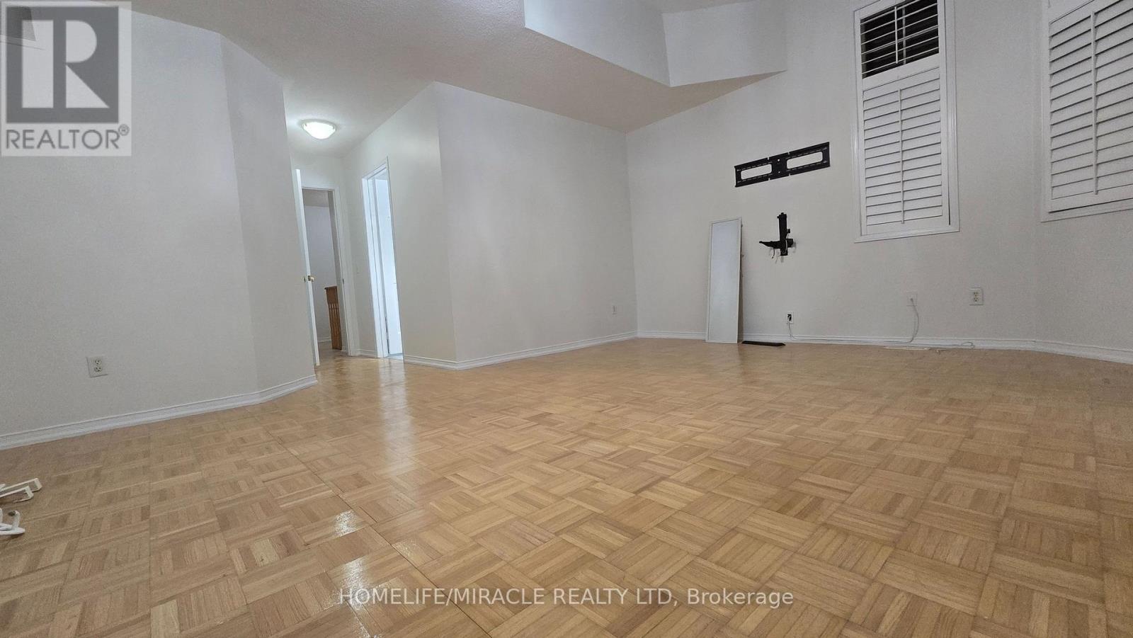 Upper - 555 Garden Walk, Mississauga, Ontario  L5W 1V9 - Photo 13 - W12675490