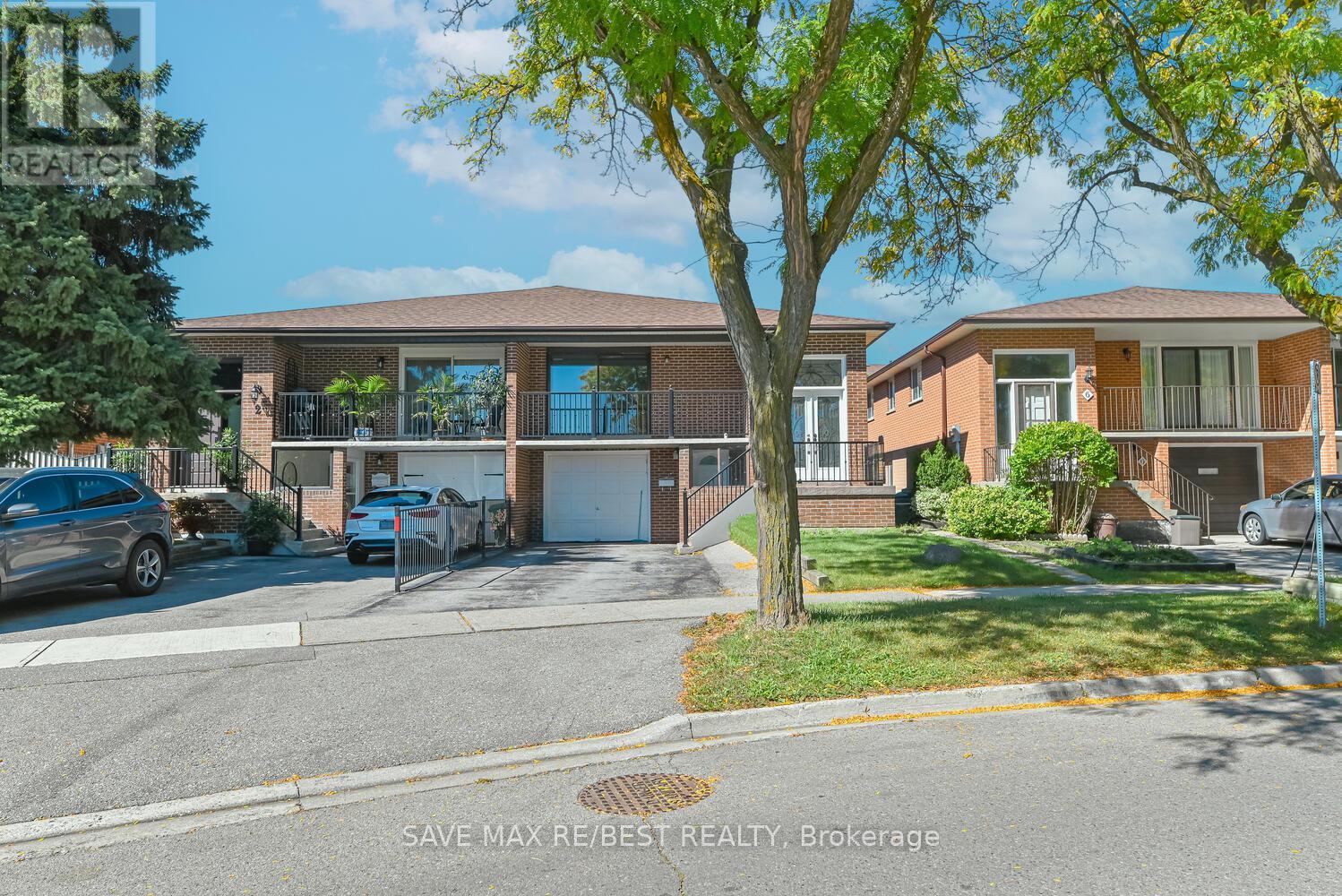 4 Petunias Road, Brampton, Ontario  L6V 3G8 - Photo 3 - W12675512