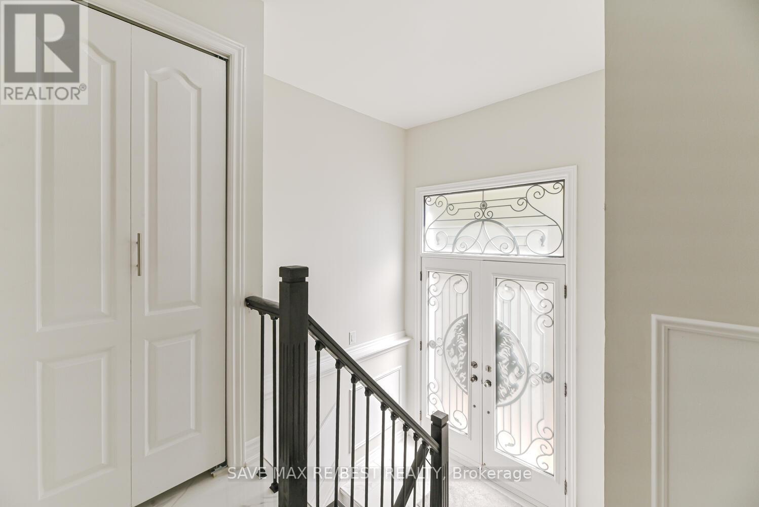 4 Petunias Road, Brampton, Ontario  L6V 3G8 - Photo 5 - W12675512